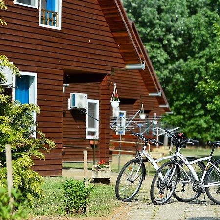 Oliver Inn Balatonlelle Exterior photo