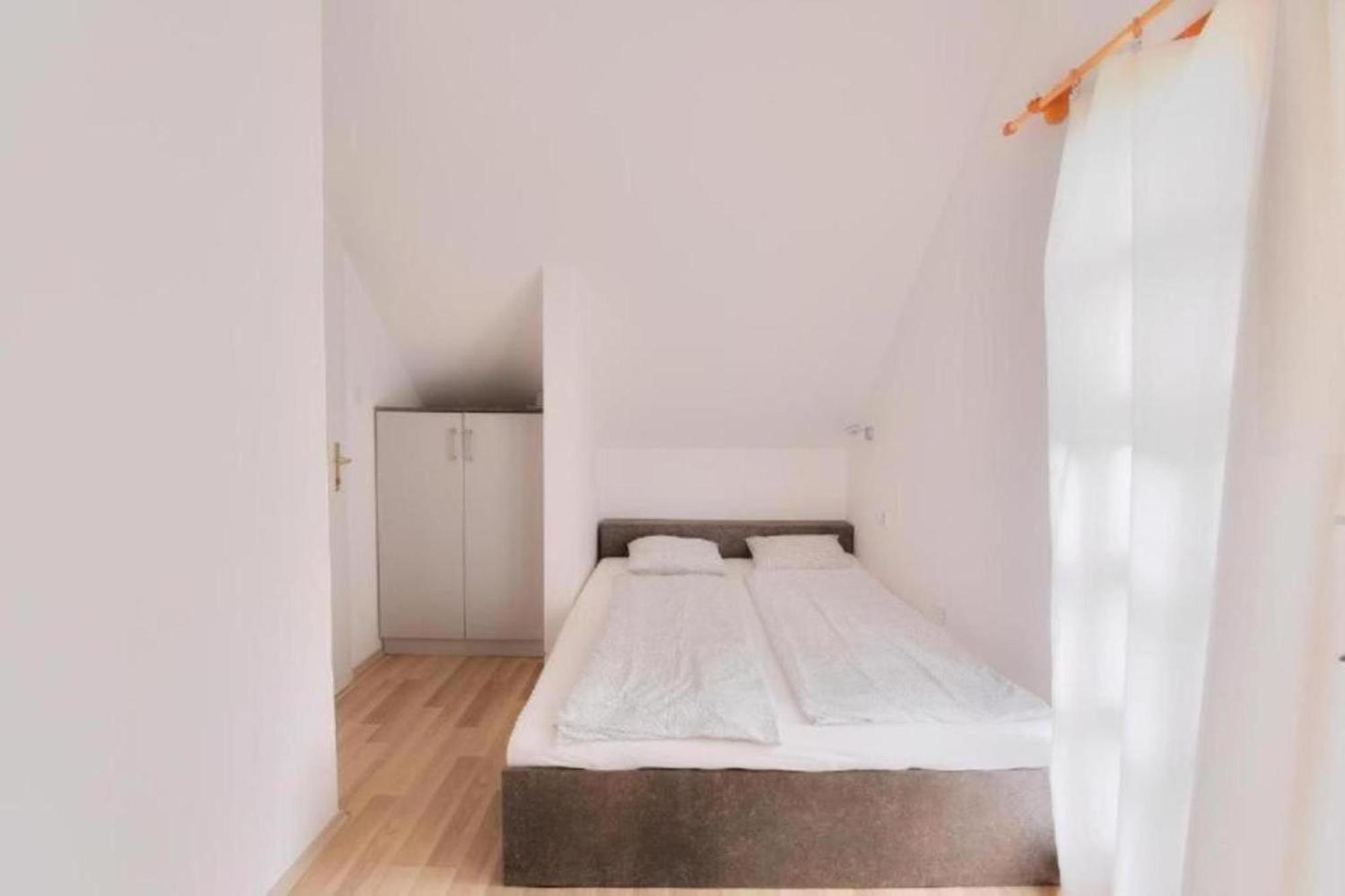 Oliver Inn Balatonlelle Exterior photo
