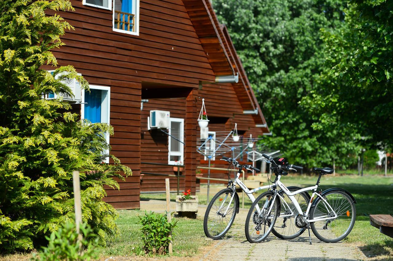 Oliver Inn Balatonlelle Exterior photo