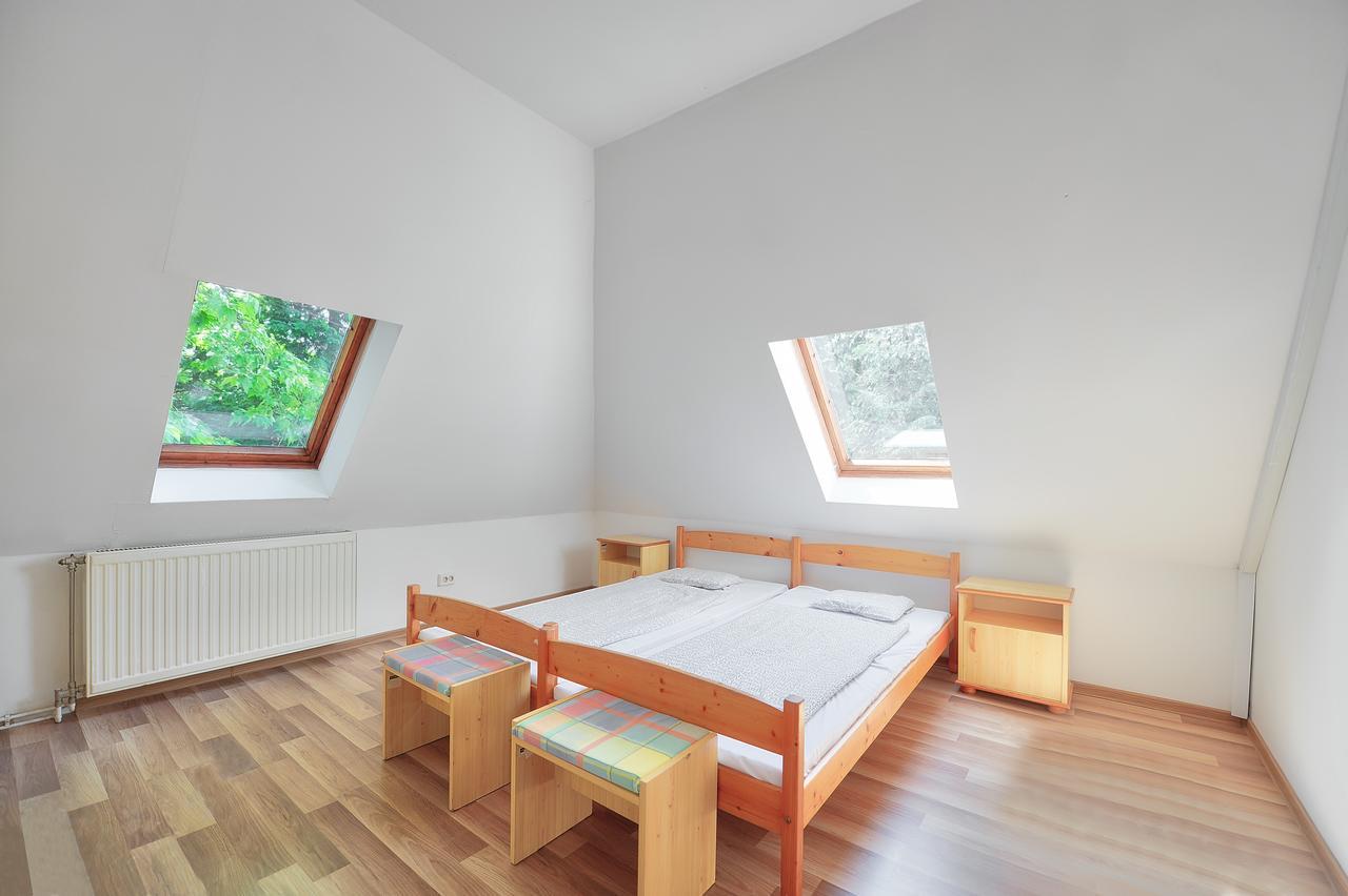 Oliver Inn Balatonlelle Exterior photo