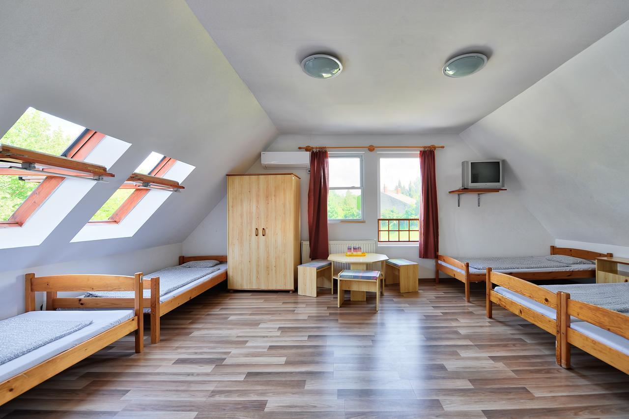 Oliver Inn Balatonlelle Exterior photo
